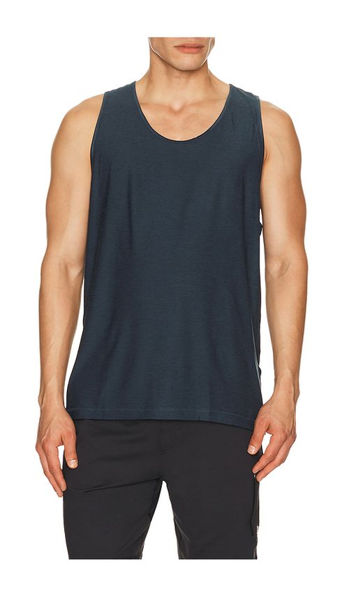Vuori Strato Tech Tank in Blue. - XXL/2X also in L, M, S, XL/1X