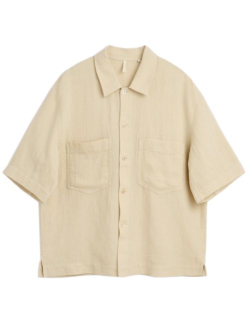 Loose-Fitting Short-Sleeved Shirt with Genuine Buttons