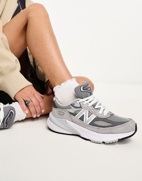 990v6 sneakers in gray