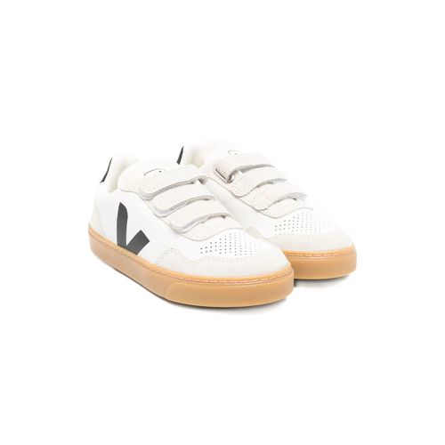V-90 Sneakers