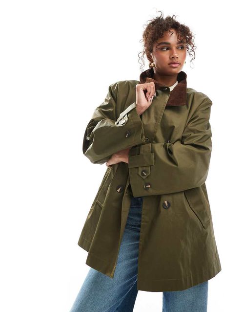 Waxed trench coat with quilted lining in olive-Green