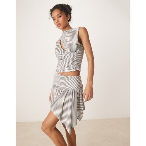 ASOS DESIGN Womens co-ord stripe hanky hem skirt in grey - Large