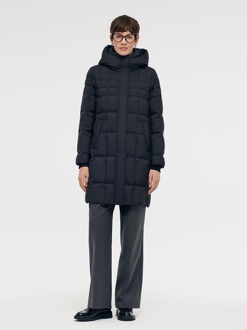 Waterproof And Windproof Hooded Goose Down Coat