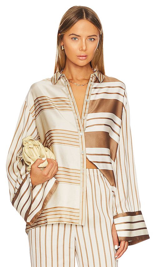 L'Academie The Katy Blouse en Ivory. M. Also en