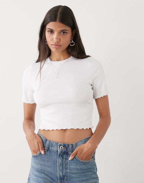 Lettuce edge ribbed t-shirt in white