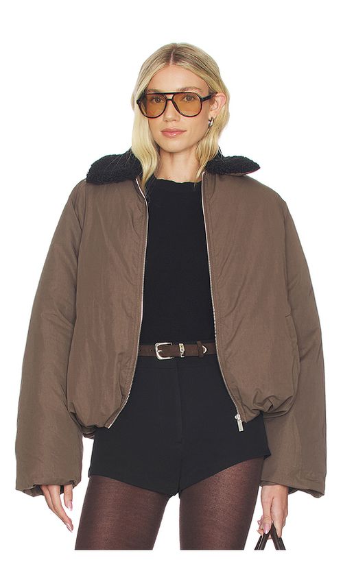 WeWoreWhat Faux Fur Collar Balloon Jacket en Taupe. L. Also en M, S