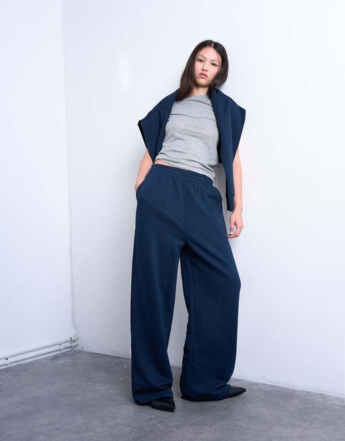 Straight leg jogger in navy