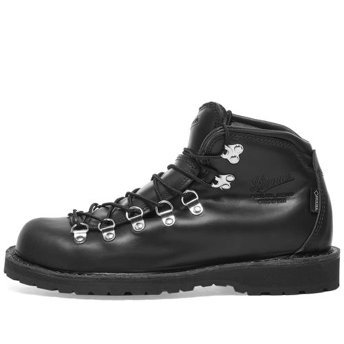Men's Mountain Pass Boot in Black Glace