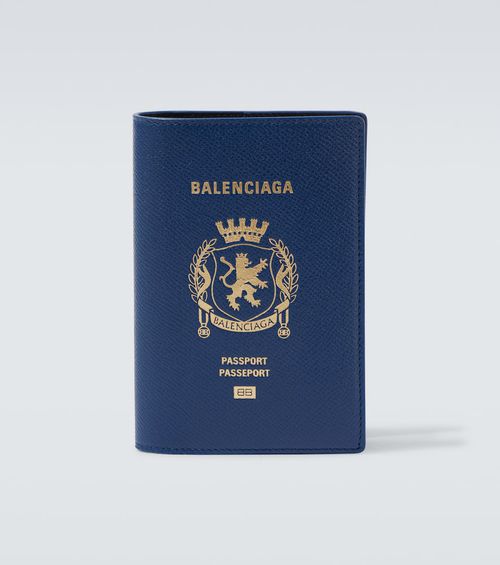 Printed leather passport holder