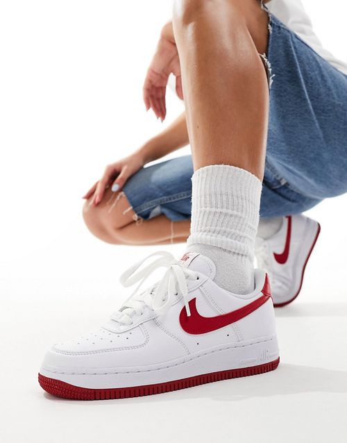 Air Force 1 sneakers in white and red