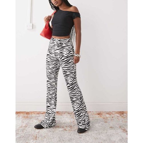 Noisy May Womens jersey flare trouser in zebra - Multicolour - X-Sma