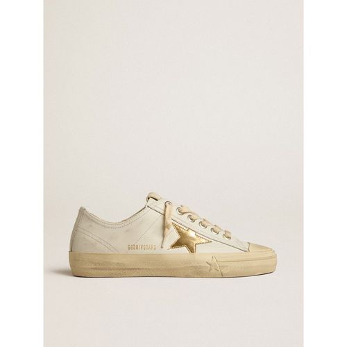 Golden Goose - V-star In White Leather With Gold Metallic Leather Star, Woman