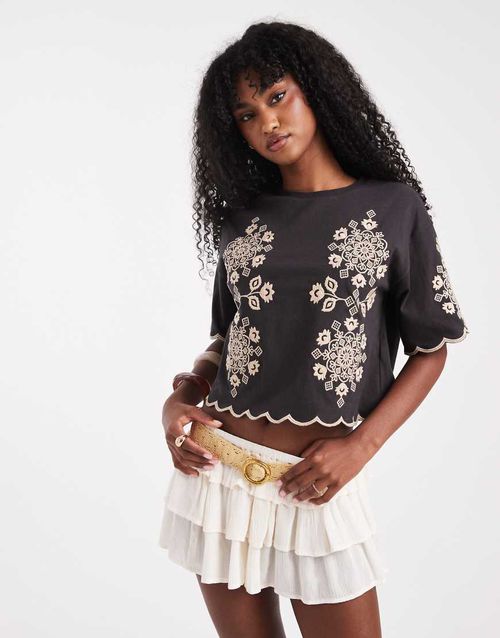 Floral embroidered top in charcoal-White