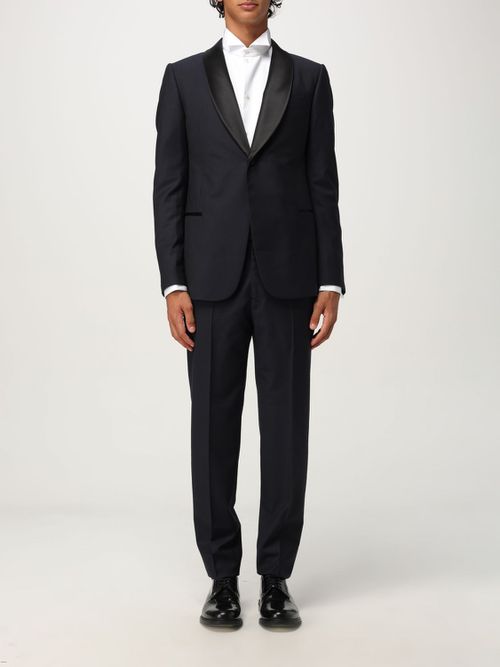 Suit Men color Blue