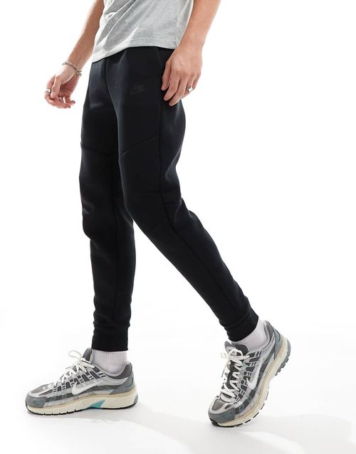 Tech Fleece cuffed joggers in black