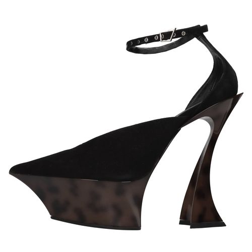  With Heel