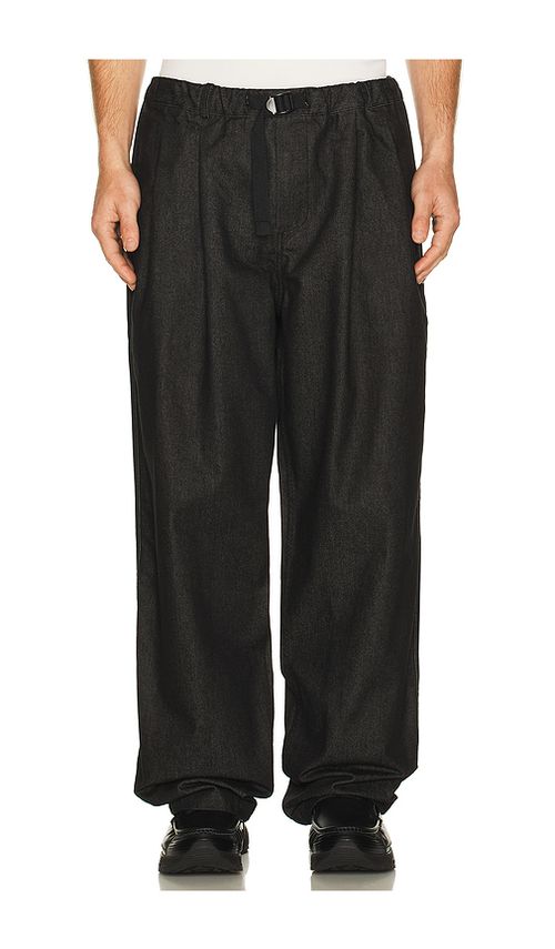 KAPPY DESIGN Two Tuck Wide Denim Pants in Black