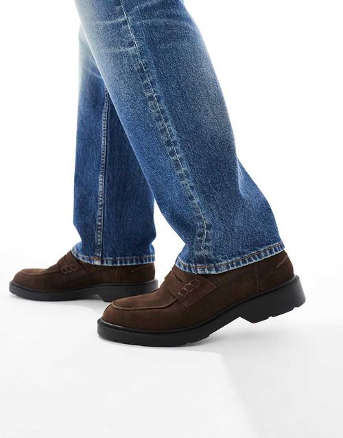 Suede loafer in brown