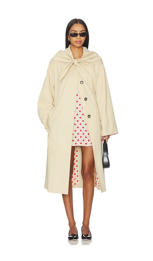 Lisa Says Gah Olsen Trench in Tan. M. Also in