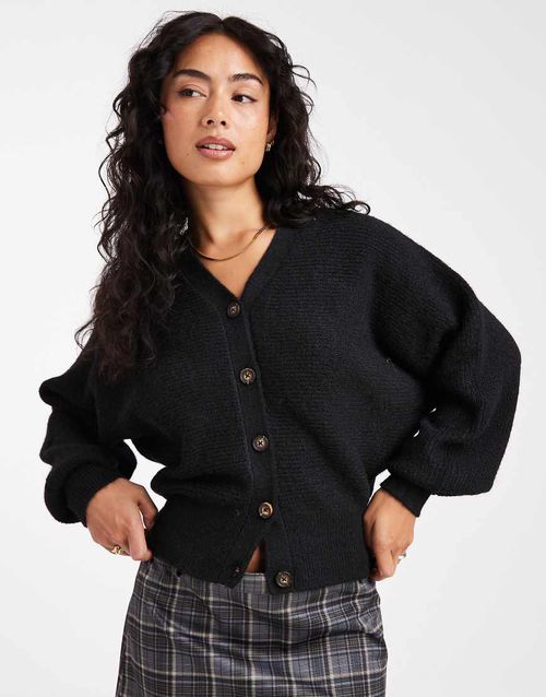 Knit fluffy waisted cardigan in black