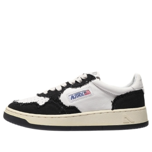 Medalist Low Goatskin 'White Black'