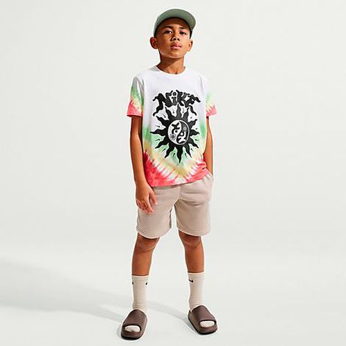 Big Kids Basketball T-Shirt in White/Mean Green