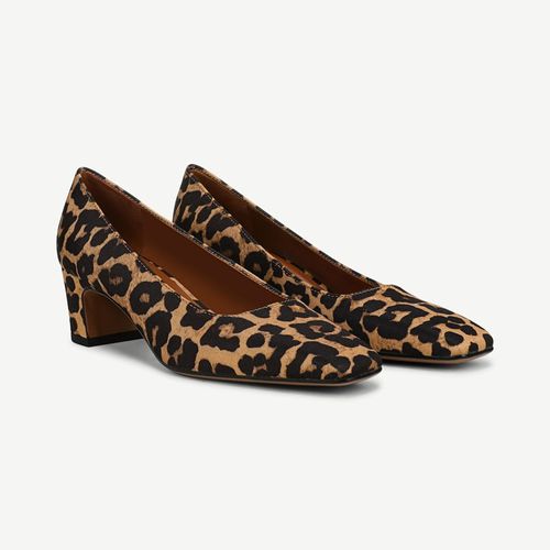 Salino Pump Camel Leopard Print Fabric