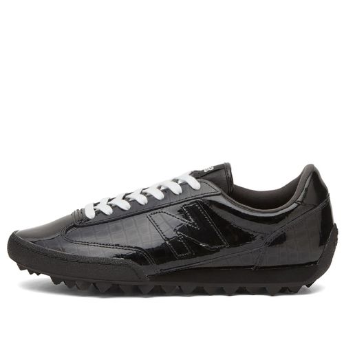 Gator Run Sneaker in Black/Black