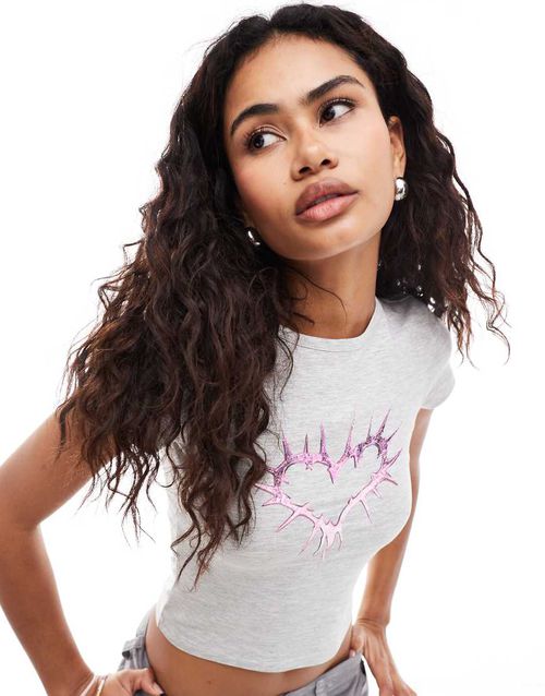 Monki shrunken t-shirt with spike heart in gray melange