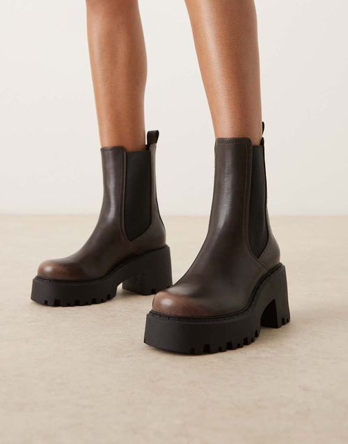 Rae chunky heeled chelsea boots in chocolate brown