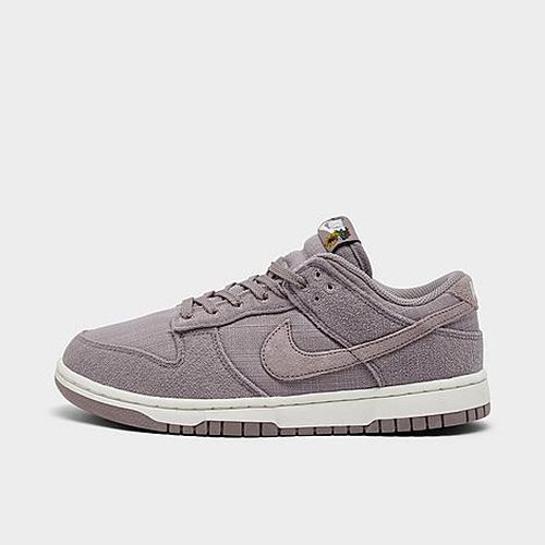 Women's Dunk Low SE Casual Shoes in Light Violet Ore/Sail/Metallic Gold