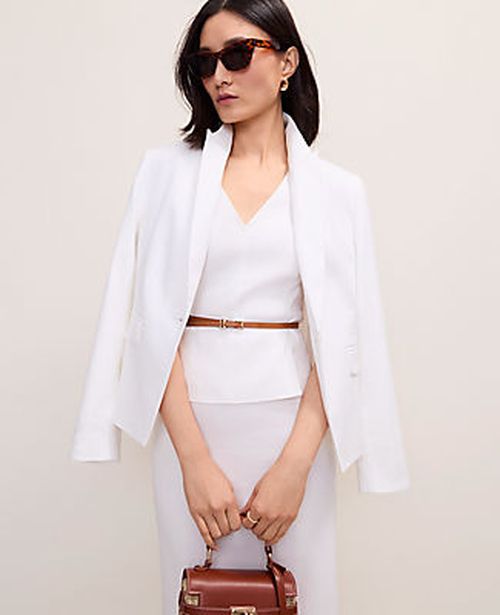 Ann Taylor The Petite Short One Button Blazer in Linen Blend