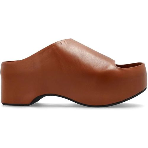 Sandal