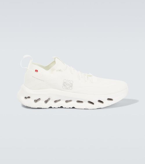 X On Cloudtilt running shoes