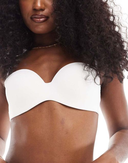 Seamless strapless bra in white
