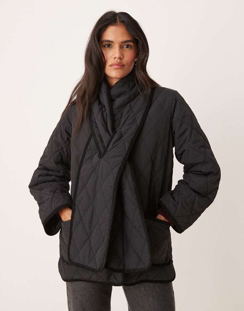 Scarf detail quilted jacket in black