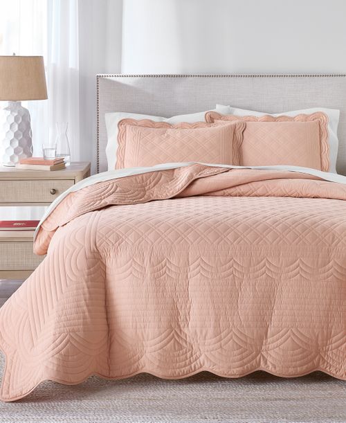 Bailey Scallop Rose 3-Piece Quilt Set, Full/Queen, Macy's Exclusive - Rose