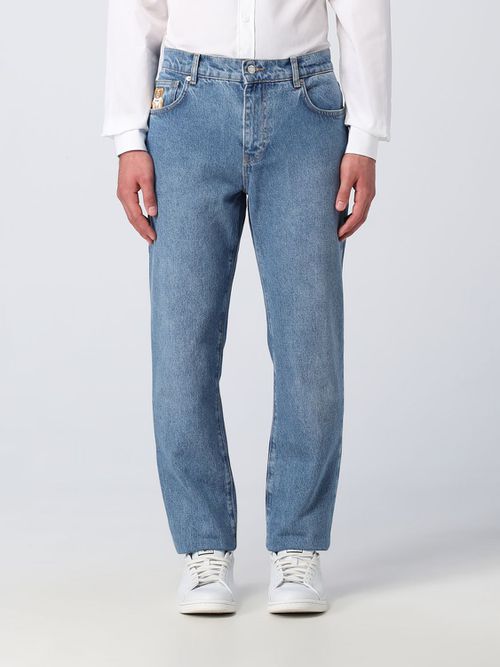 Jeans in denim