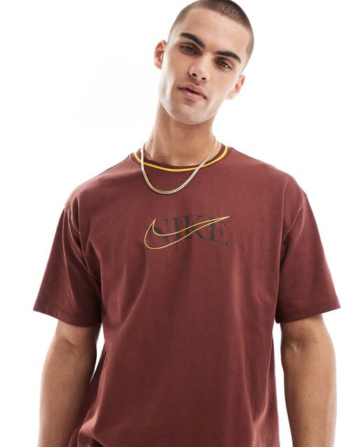 Swoosh overlay logo T-shirt in burgundy-Red