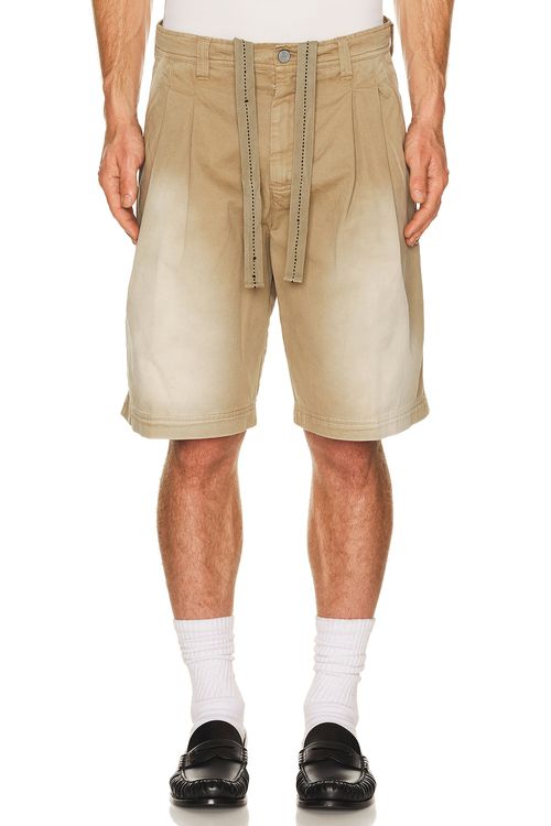 ERL Unisex Pleated Chino Shorts Woven in Beige - Beige. M also in XL/1X