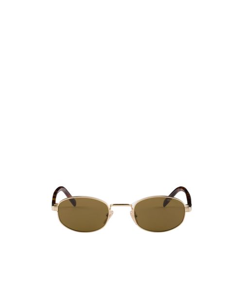 Sunglasses with the iconic metal plaque