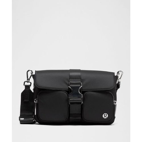 Lululemon – Wunderlust Multi-Pocket Crossbody Bag 3L – Color Black