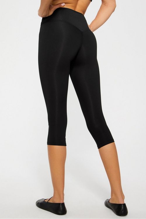 Fabletics Women's PureLuxe High-Waisted TLC Capris Black