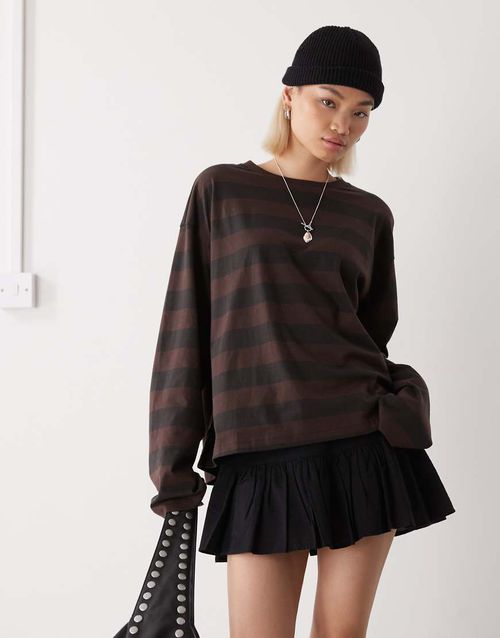 Oversized long sleeve t-shirt with side slits in chocolate brown and navy stripes