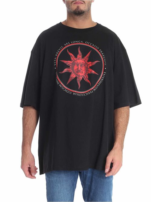 Black T-shirt with red sun print