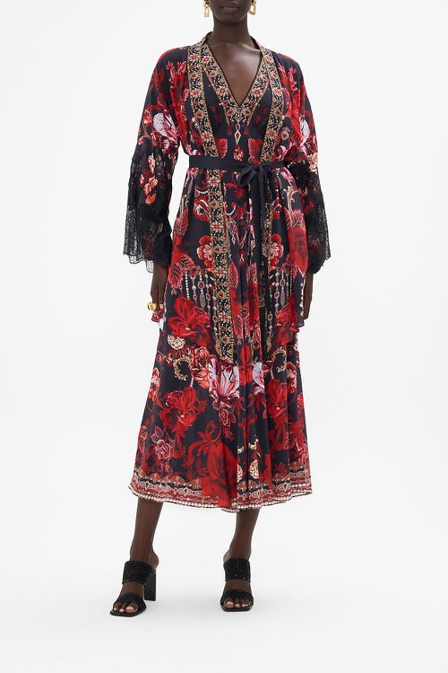 Layer with Lace Contrast Sleeves Sisterhood of the Rose