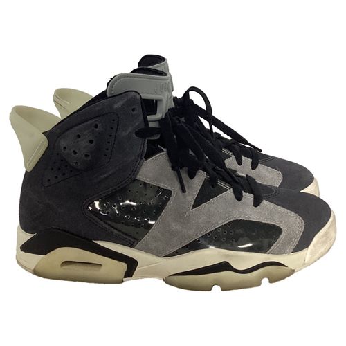 Air Jordan 6 Retro Tech Chrome Sneakers in Grey Suede