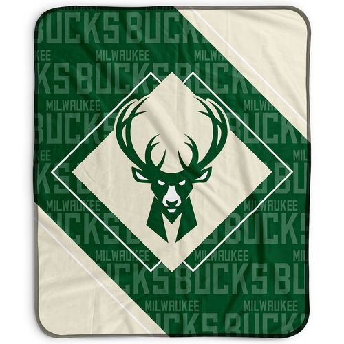"Milwaukee Bucks 50"" x 60"" Diamond Logo Fleece Blanket"