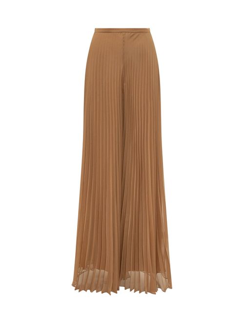 Refined Trousers for a Chic Look
