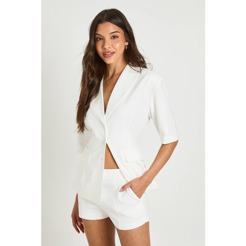 Boohoo Women's Seam Detail Tailored Shorts in White